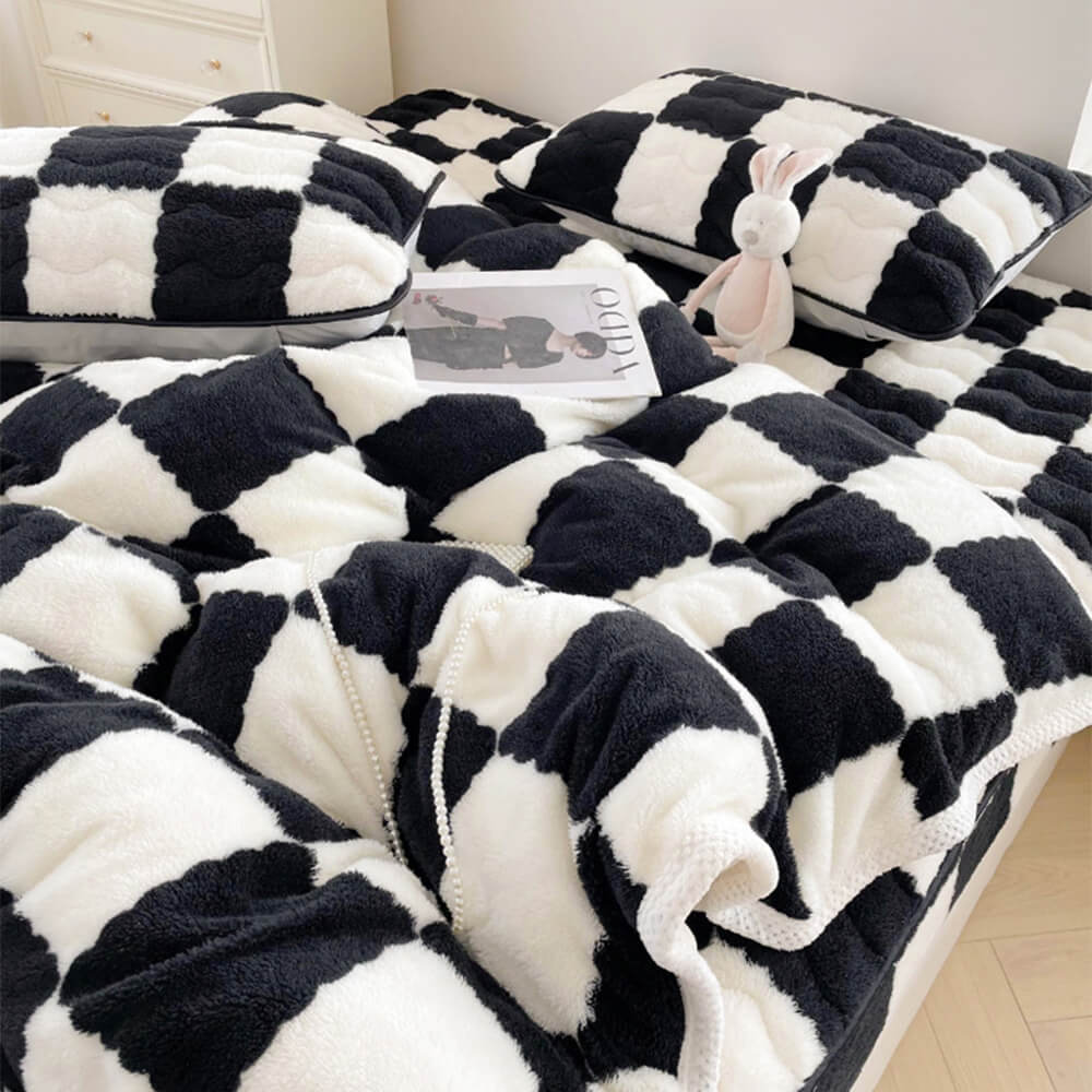 Milk Velvet Checkerboard Quilted Bed Sheet Set