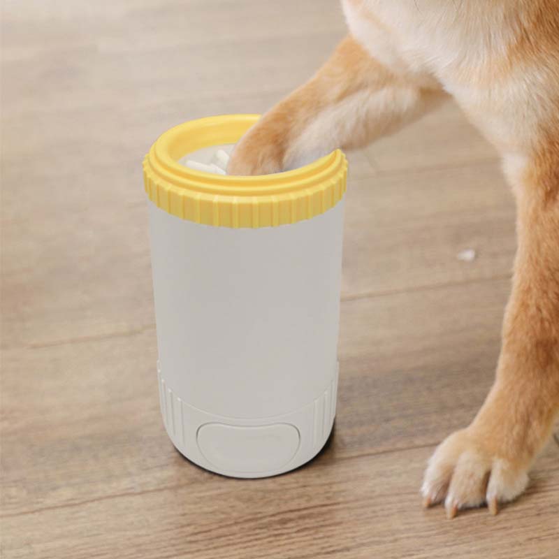 Nettoyant portatif pour pattes de chien