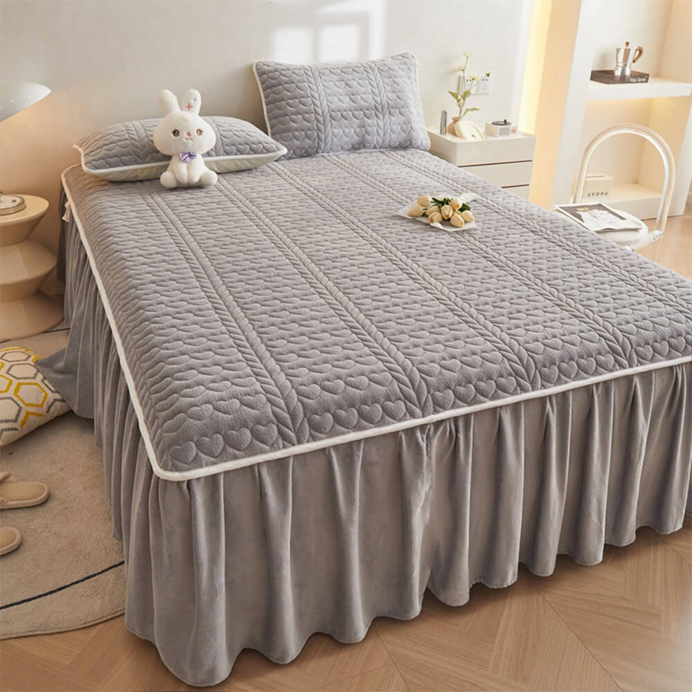 Creamy Milk Velvet Quilted Bed Skirt Set