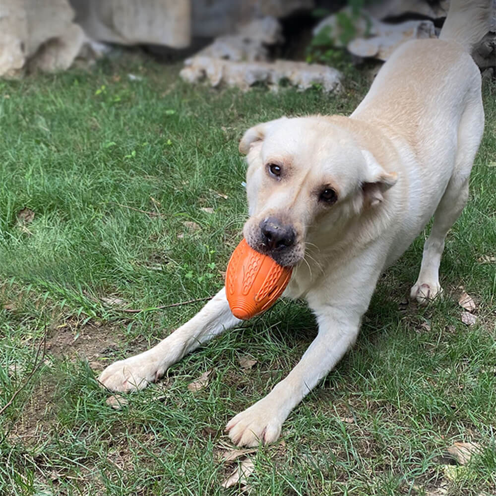 Juguete para masticar para perros con forma de balón de fútbol, ​​juguete interactivo con golosinas ocultas