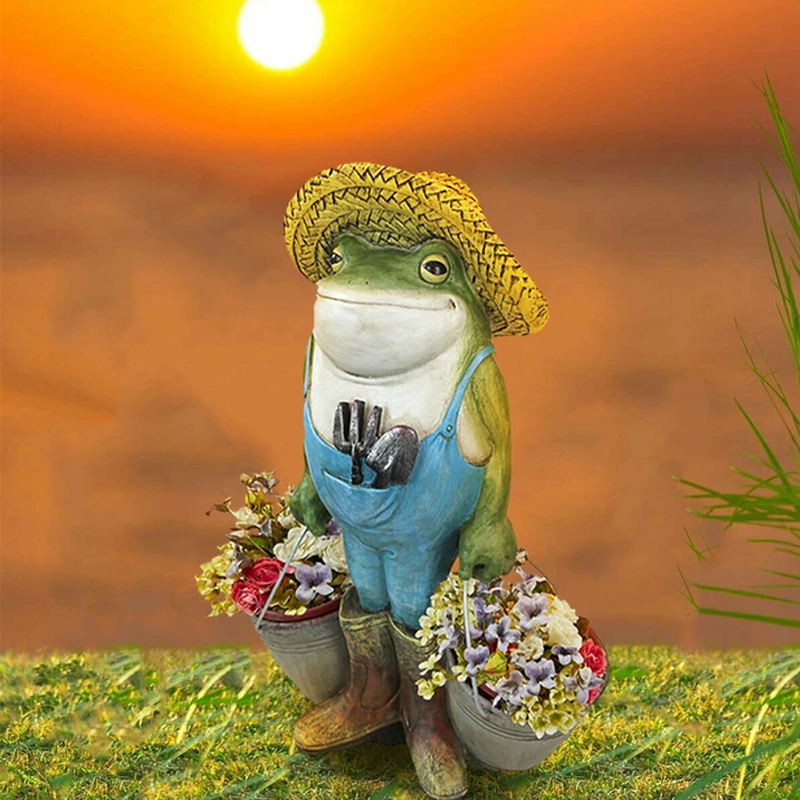 Cute Gardener Frog Statue