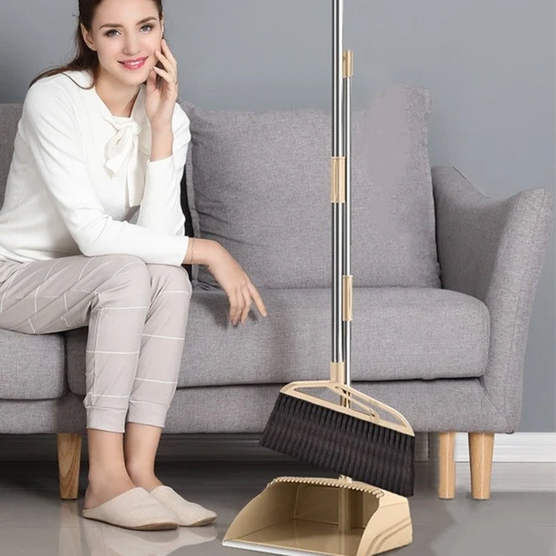 "Built-In Comb" Rotating Broom