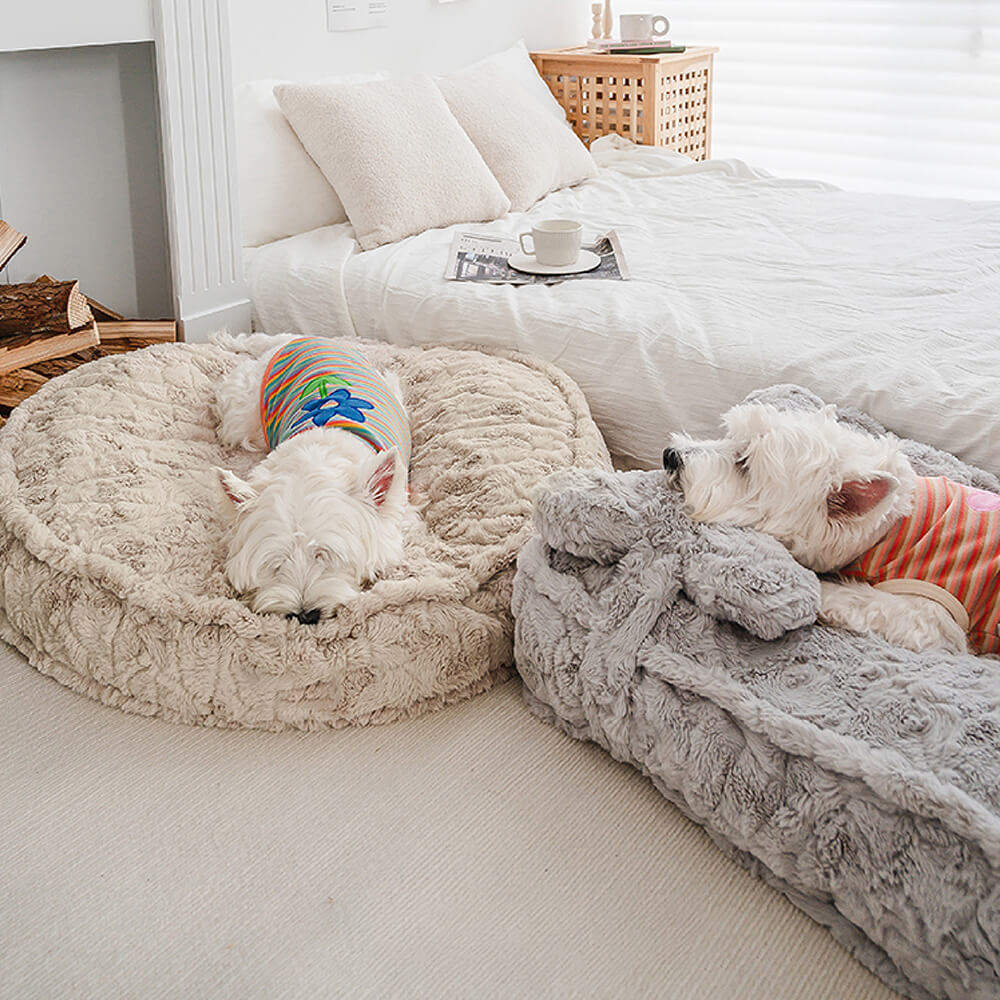 Wärmendes, flauschiges, beruhigendes Hundebett in Knochenwolkenform