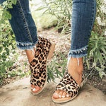 Casual sandals with round toe